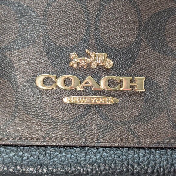 Coach leather crossbody/hand bag, EUC! Top quality Coach! - Picture 2 of 9